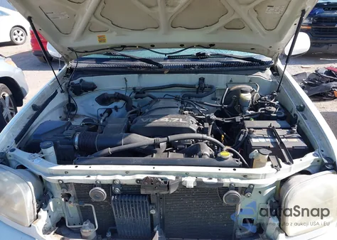 2000 Toyota Tundra Ltd V8 from USA, damaged, VIN 5TBBT4817YS109514